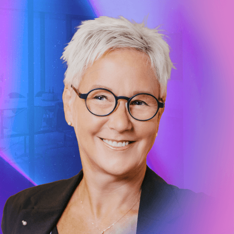 Sigrid Lukasek-Heider mit schwarzer Brille beim MUUUH Walk 2025