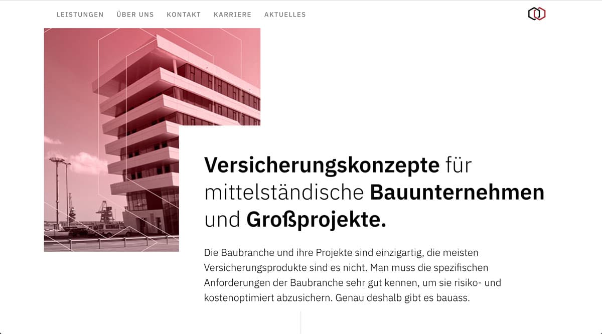 Screenshot der bauass-Website mit Headline 'Versicherungskonzepte für mittelständische Bauunternehmen und Großprojekte'