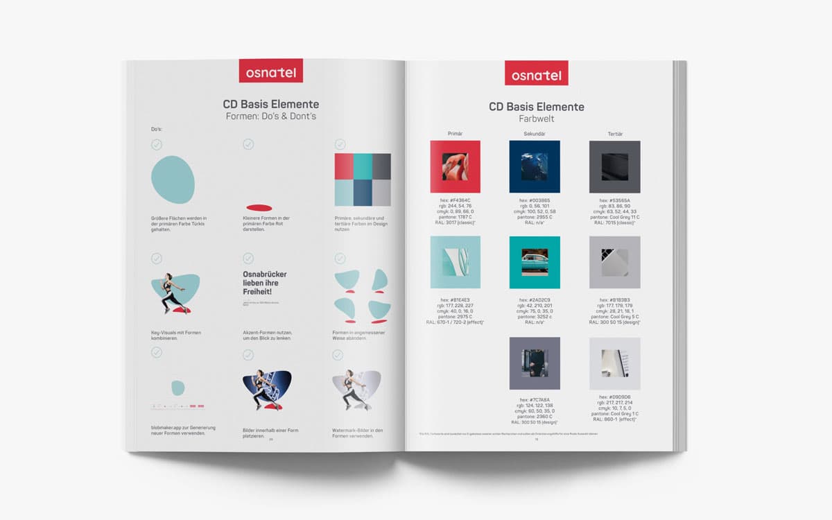 Aufgeschlagenes osnatel Corporate-Design-Manual mit Seiten zu Basis-Elementen: Formen, Do's & Don'ts sowie Farbwelt