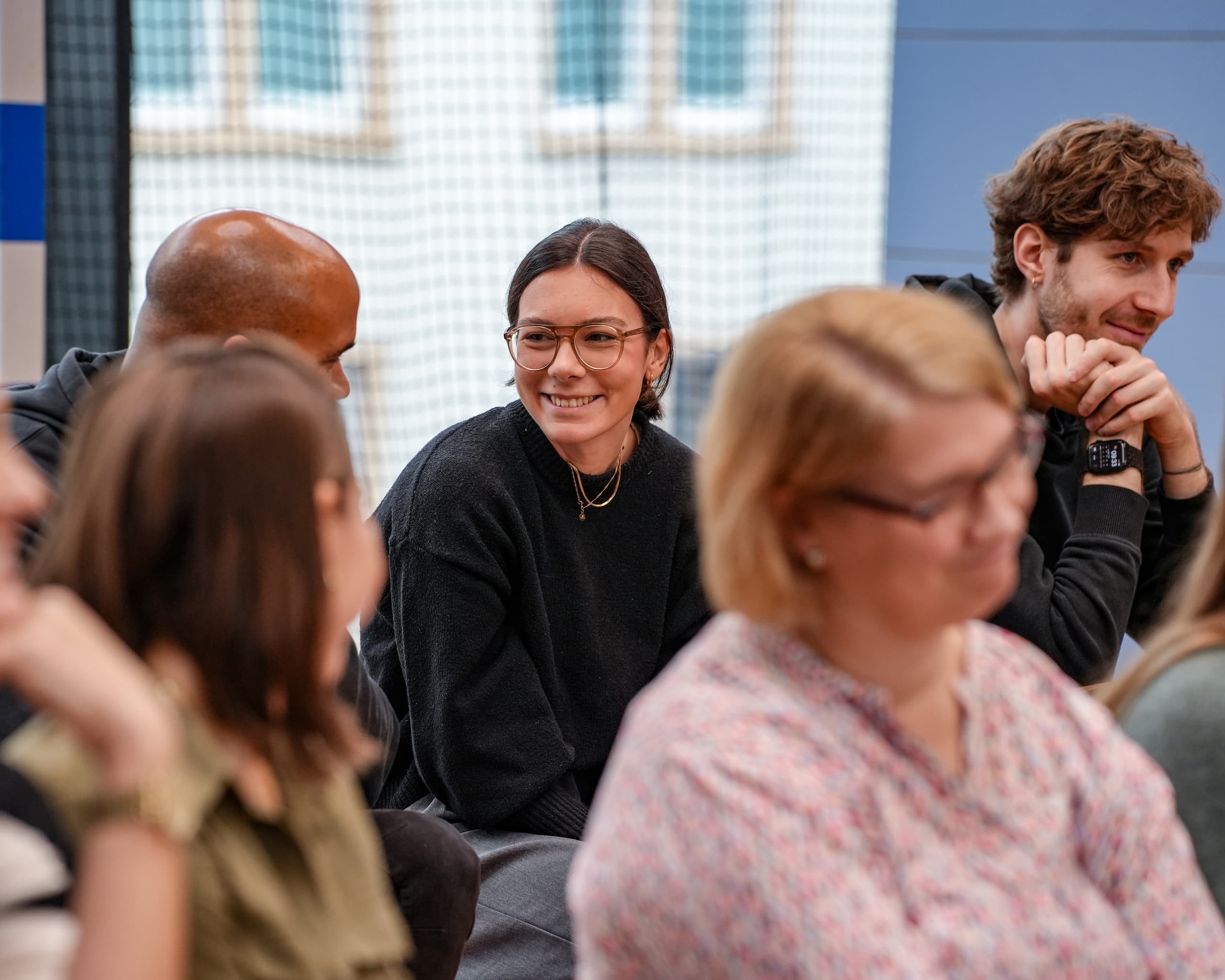MUUUH-Team in einer Diskussionsrunde während eines gemeinsamen Workshops