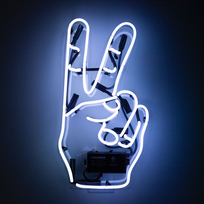 Neonschild als Hand mit Peace Zeichen 