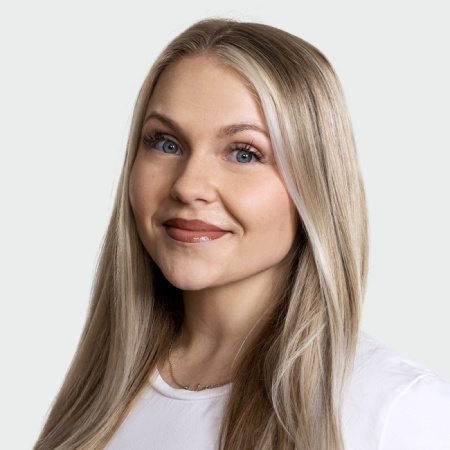 Portrait von Julia Schärmann